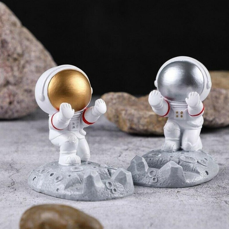 3D Resin Astronauts Ornaments Mobile Phone Stand - Crypto Coin Display